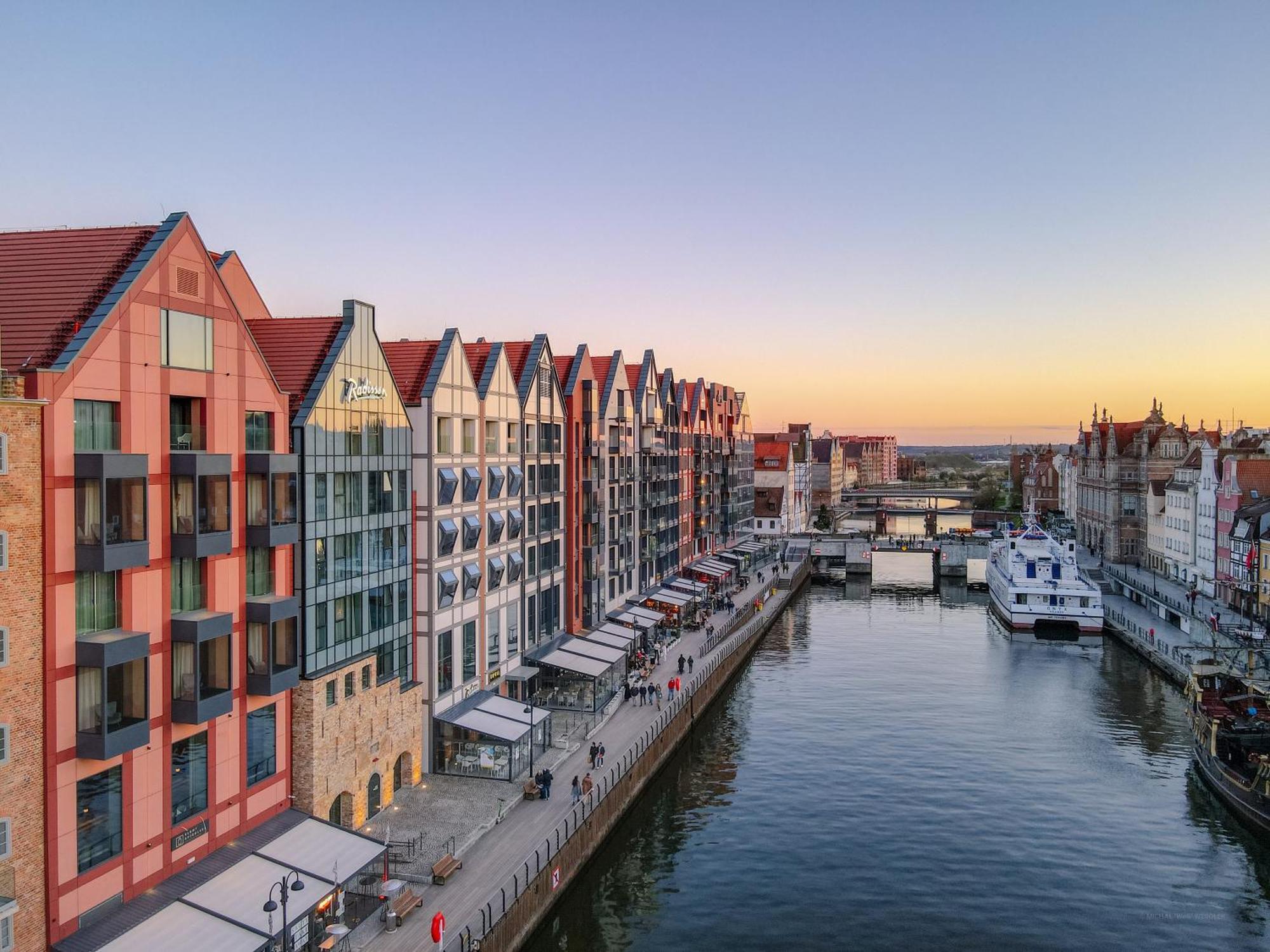 Deo Plaza Riverside & Radisson Spa By Downtown Apartments Gdansk Ngoại thất bức ảnh